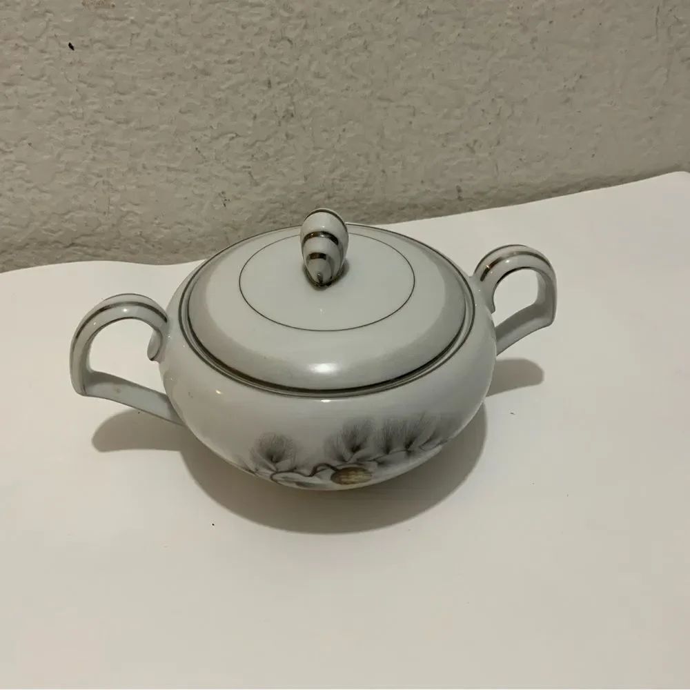 Kent China Silver Pine Sugar Bowl with Lid B2